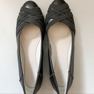 Aérosoles black flats never worn